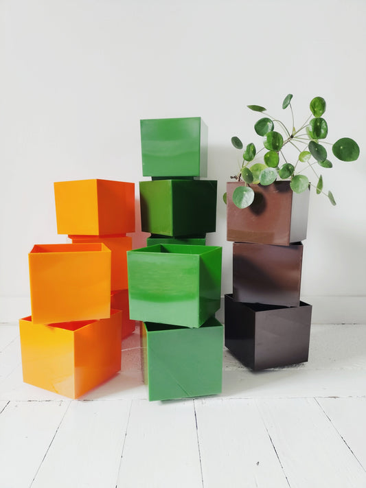 Cache-pot en plastique au choix