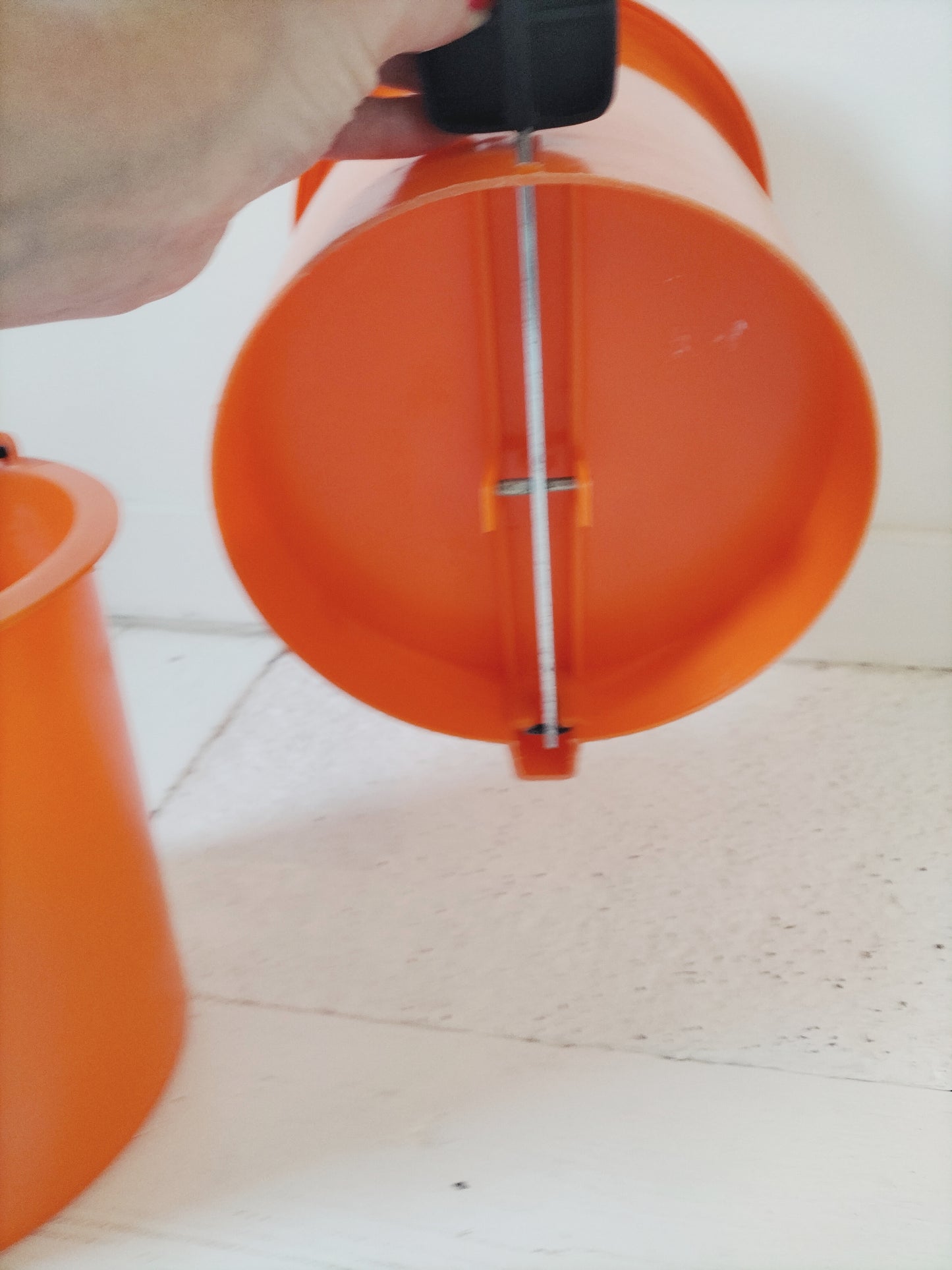 Petite poubelle orange