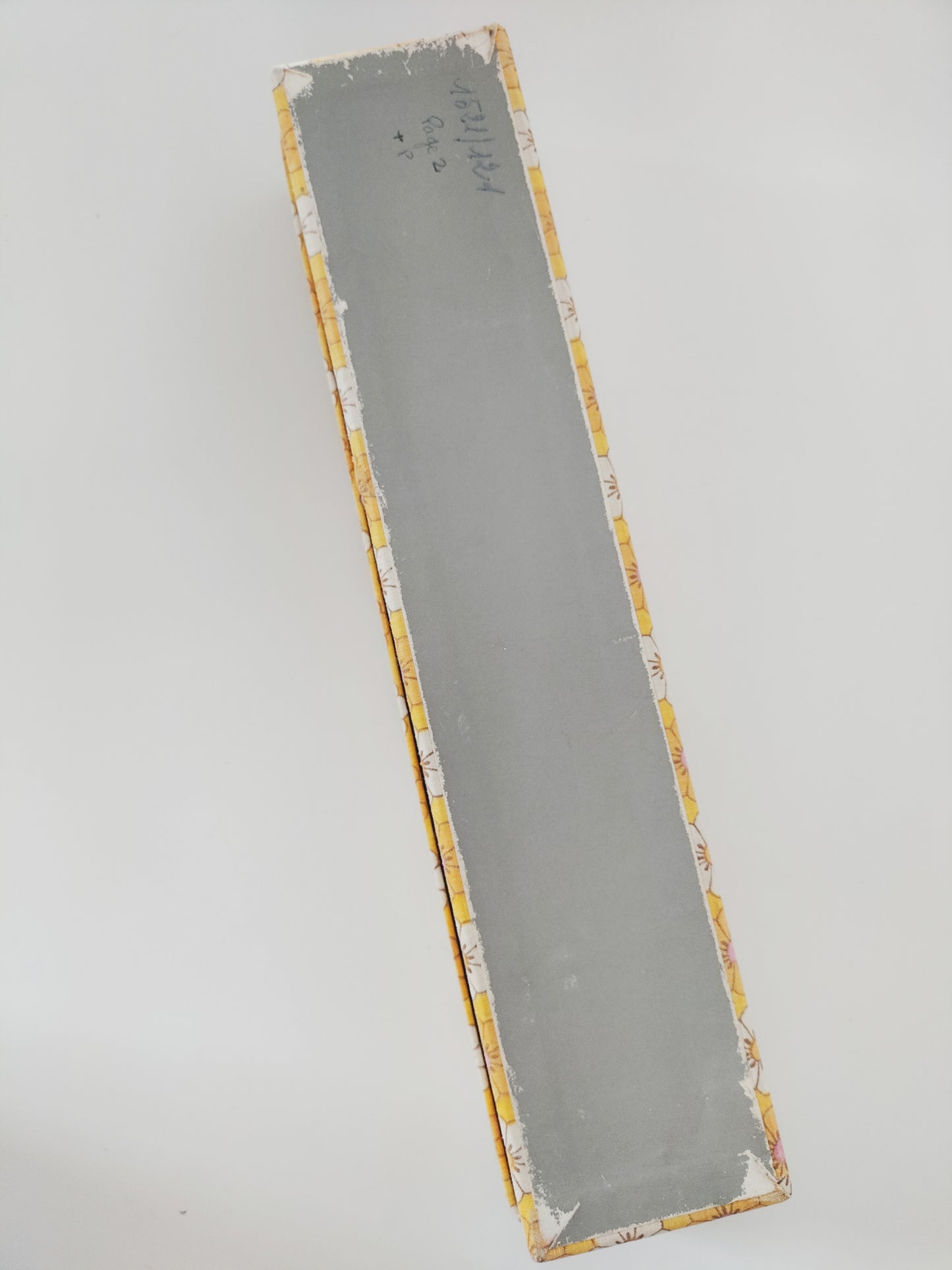 Boîte ancienne de mercerie carton et tissu