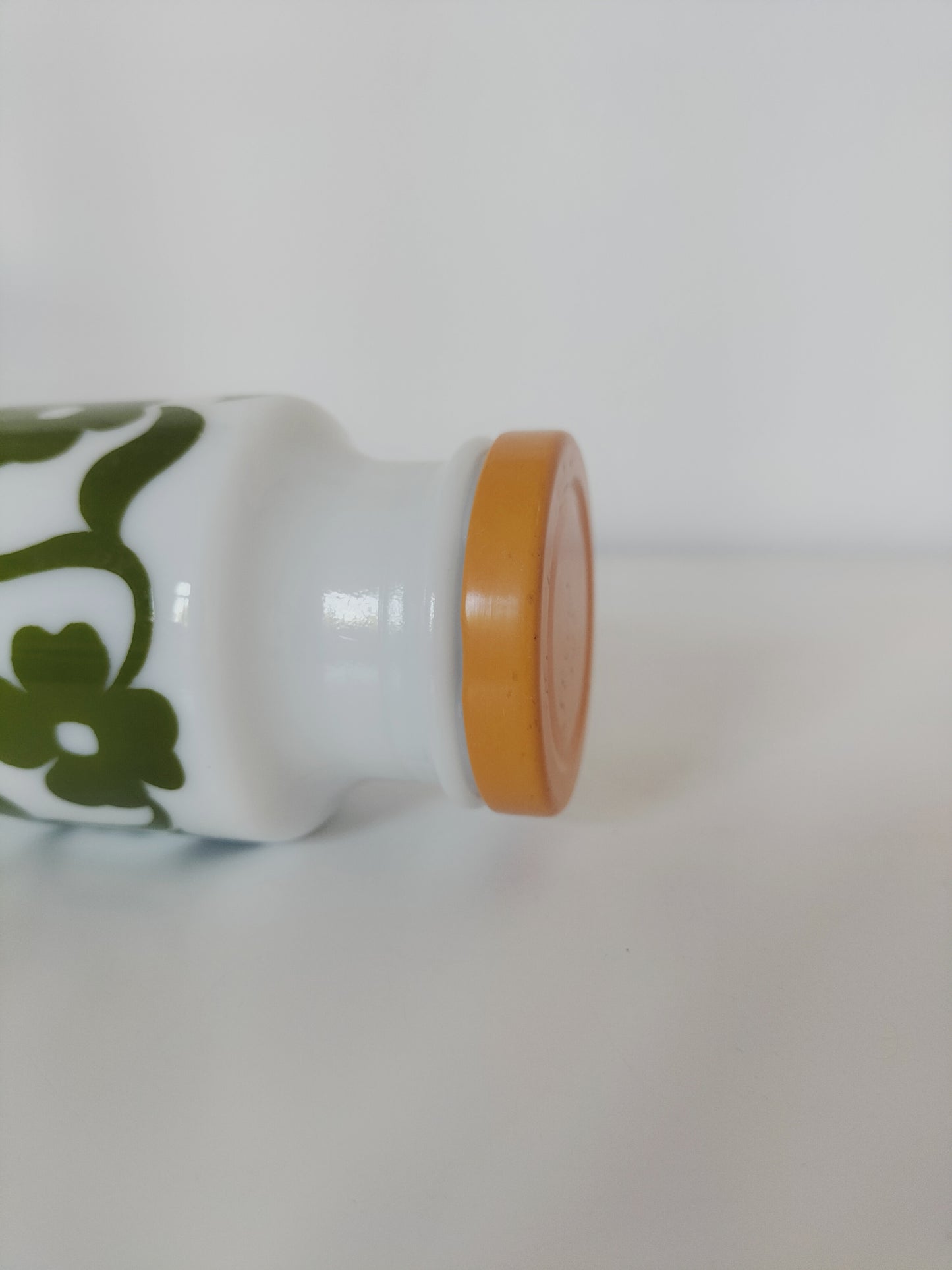 Trio de bocaux/ pots en opaline