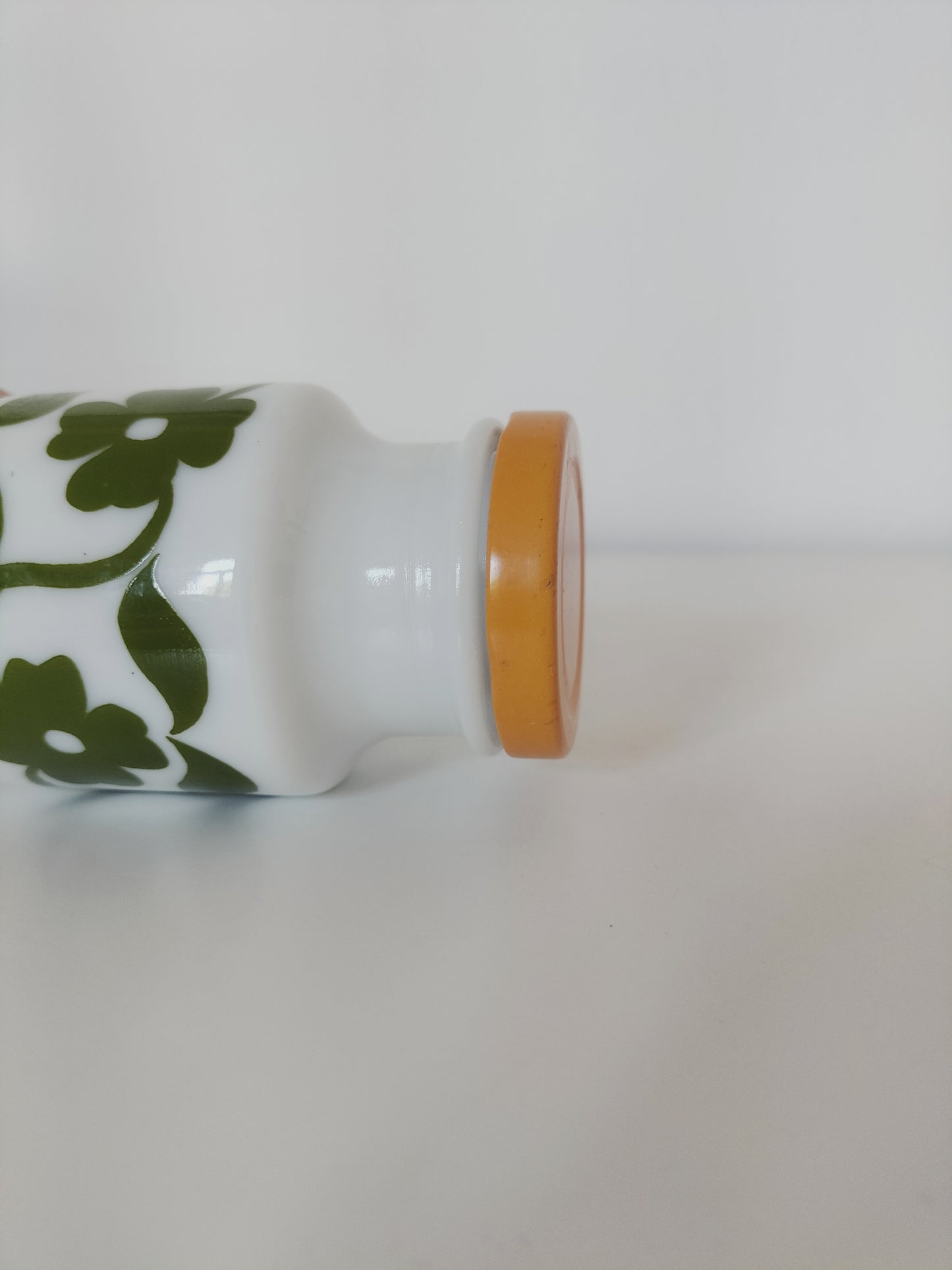 Trio de bocaux/ pots en opaline