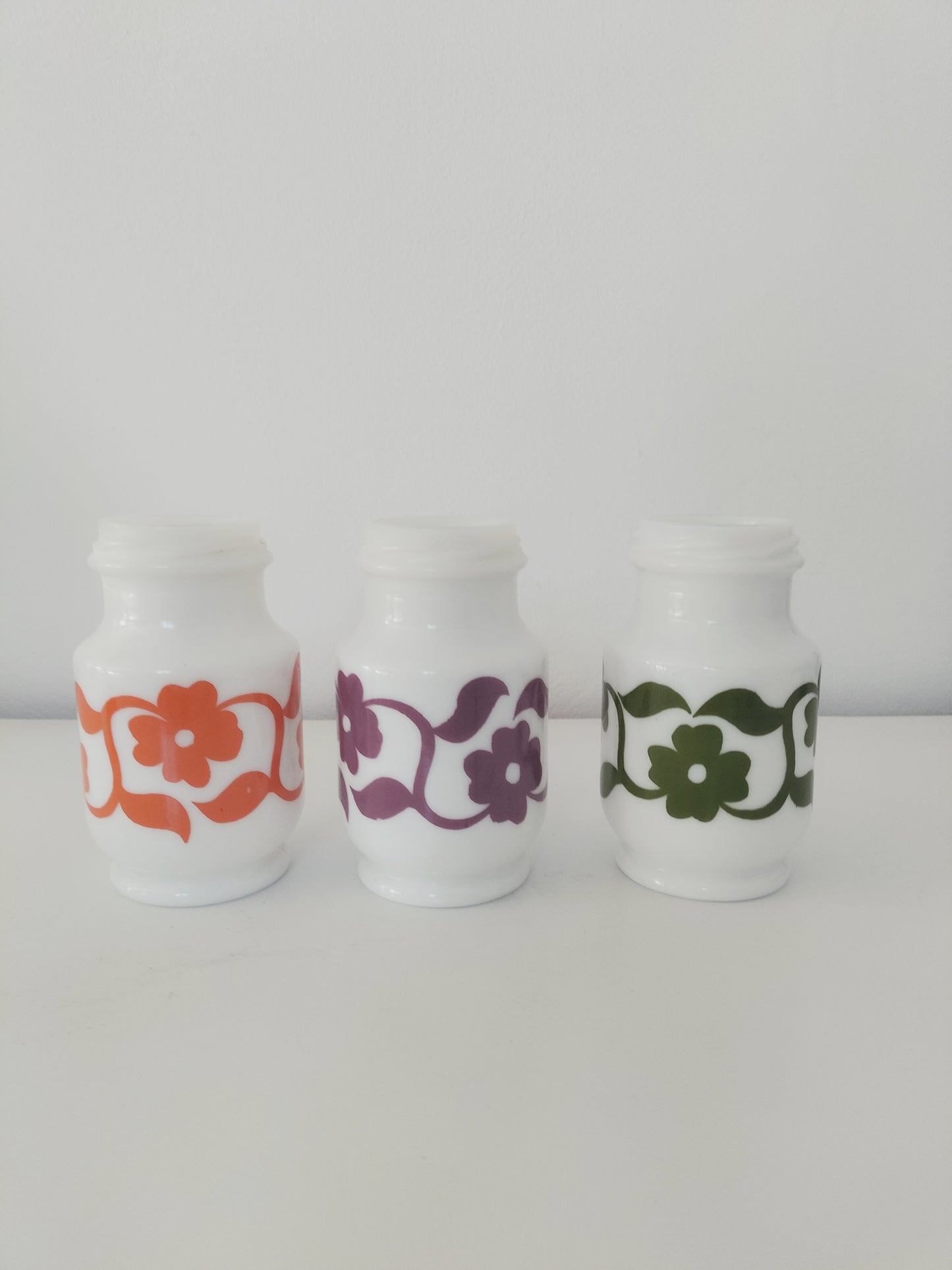 Trio de bocaux/ pots en opaline