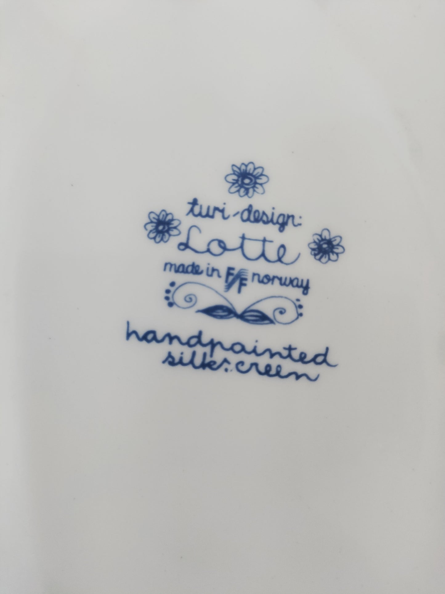 Petite céramique murale/ dessous de plat Lotte de turi-design