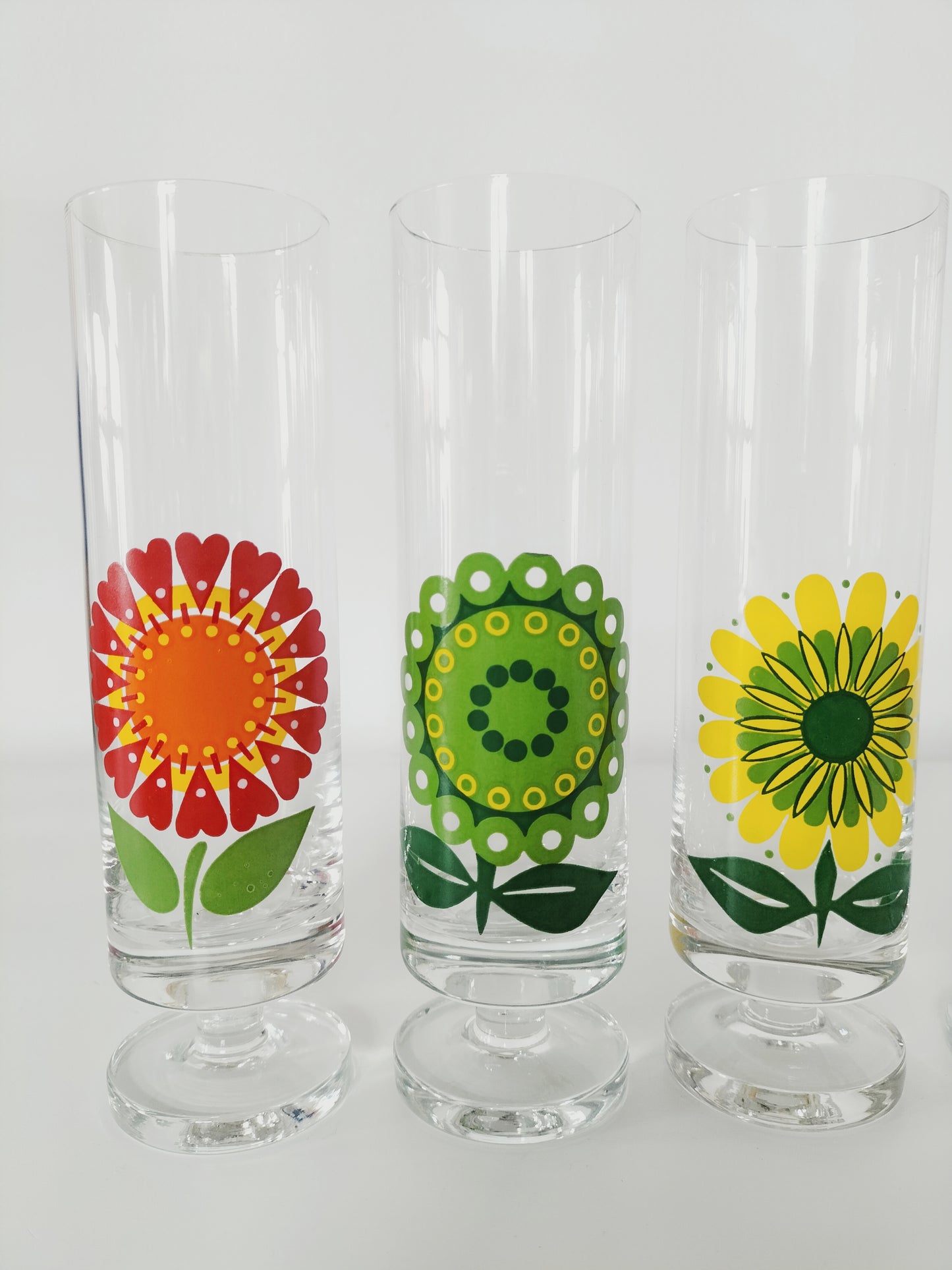 Ensemble de 6 verres à pied vintage