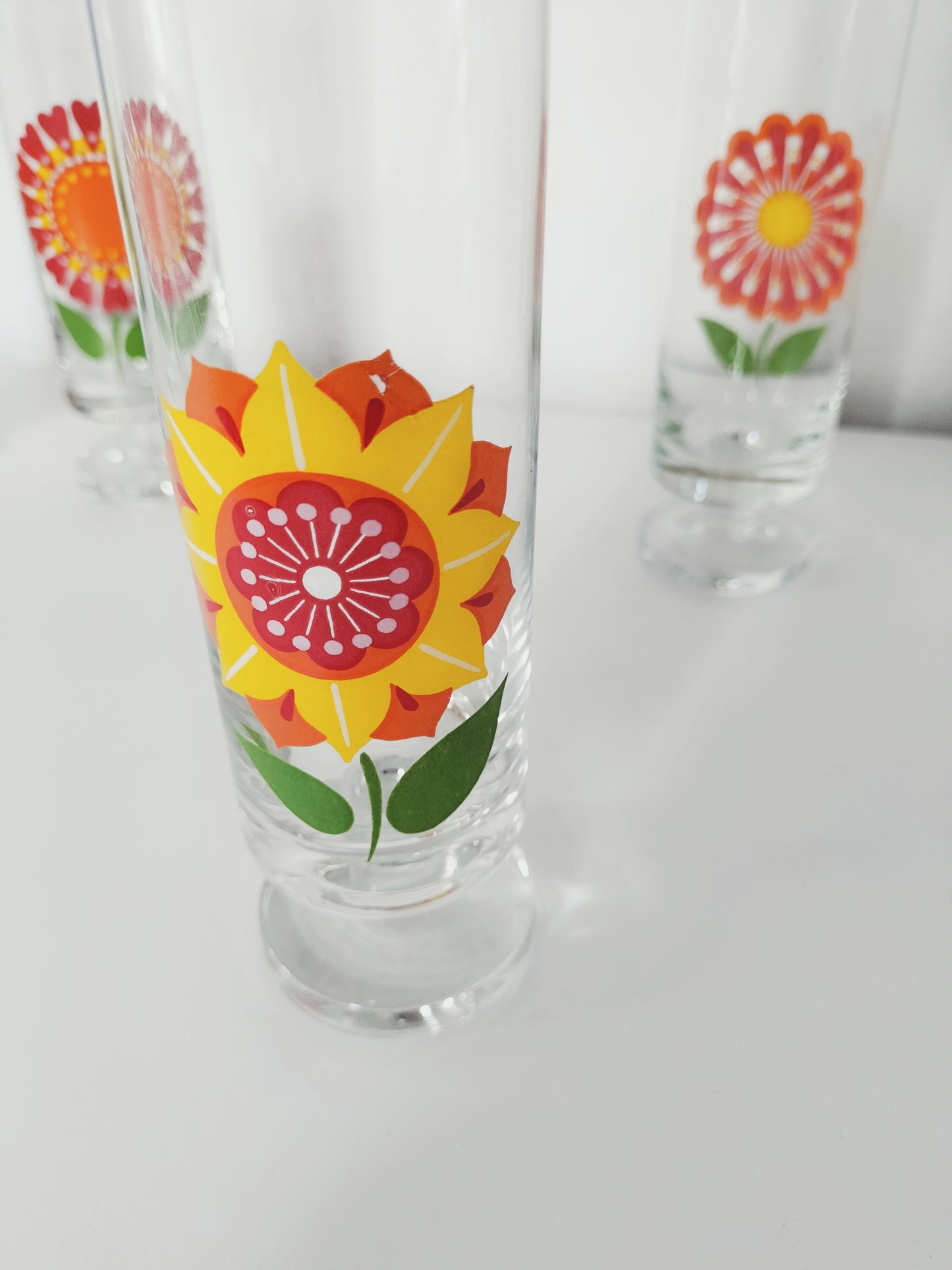 Ensemble de 6 verres à pied vintage