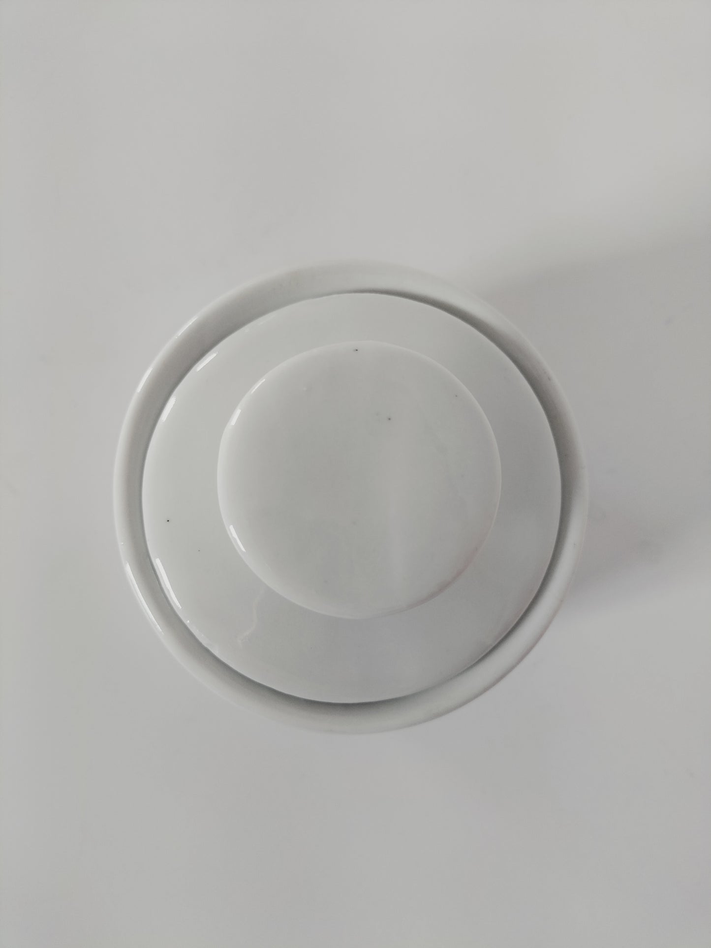 Sucrier/ boîte en porcelaine