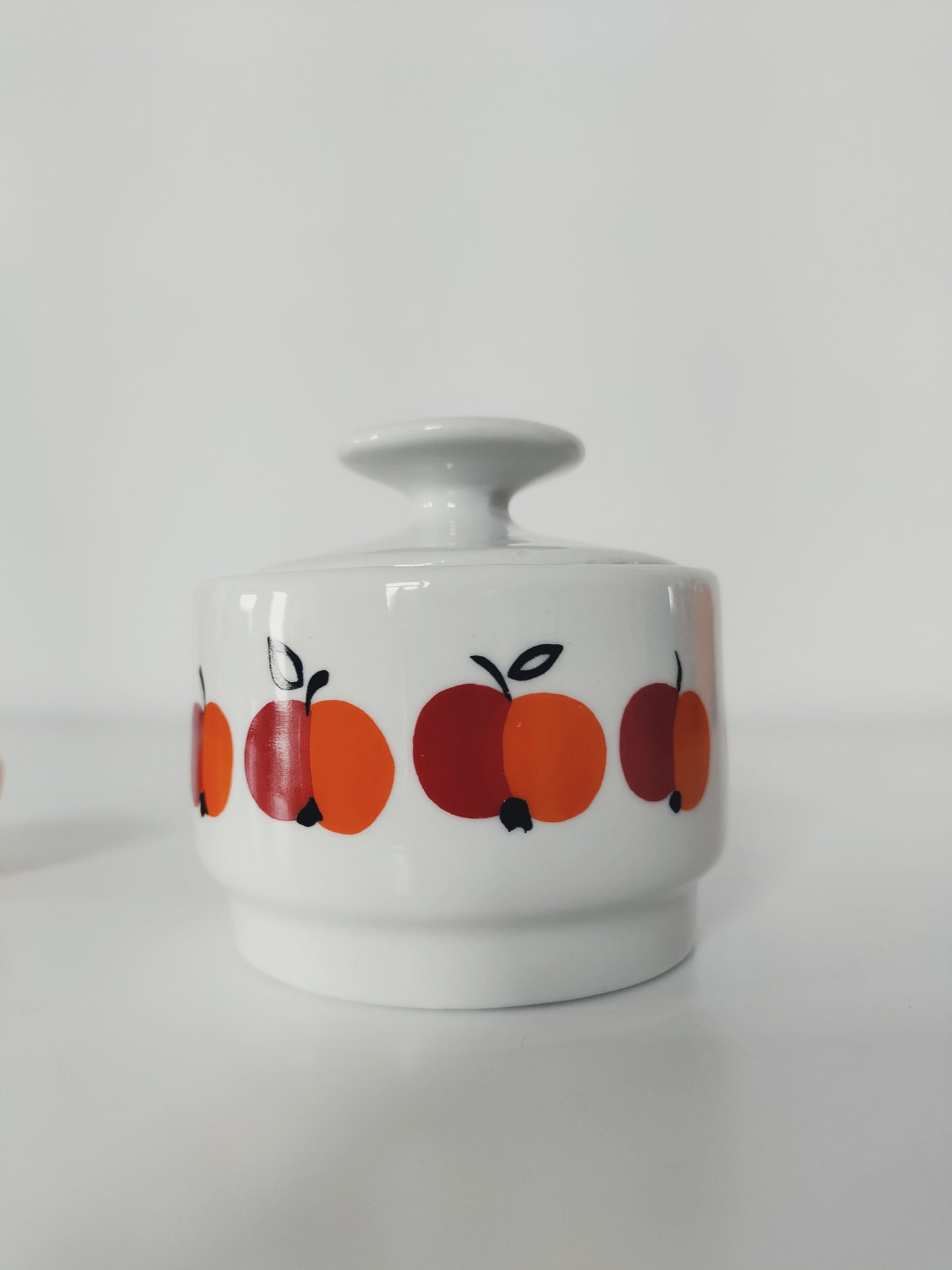 Sucrier/ boîte en porcelaine