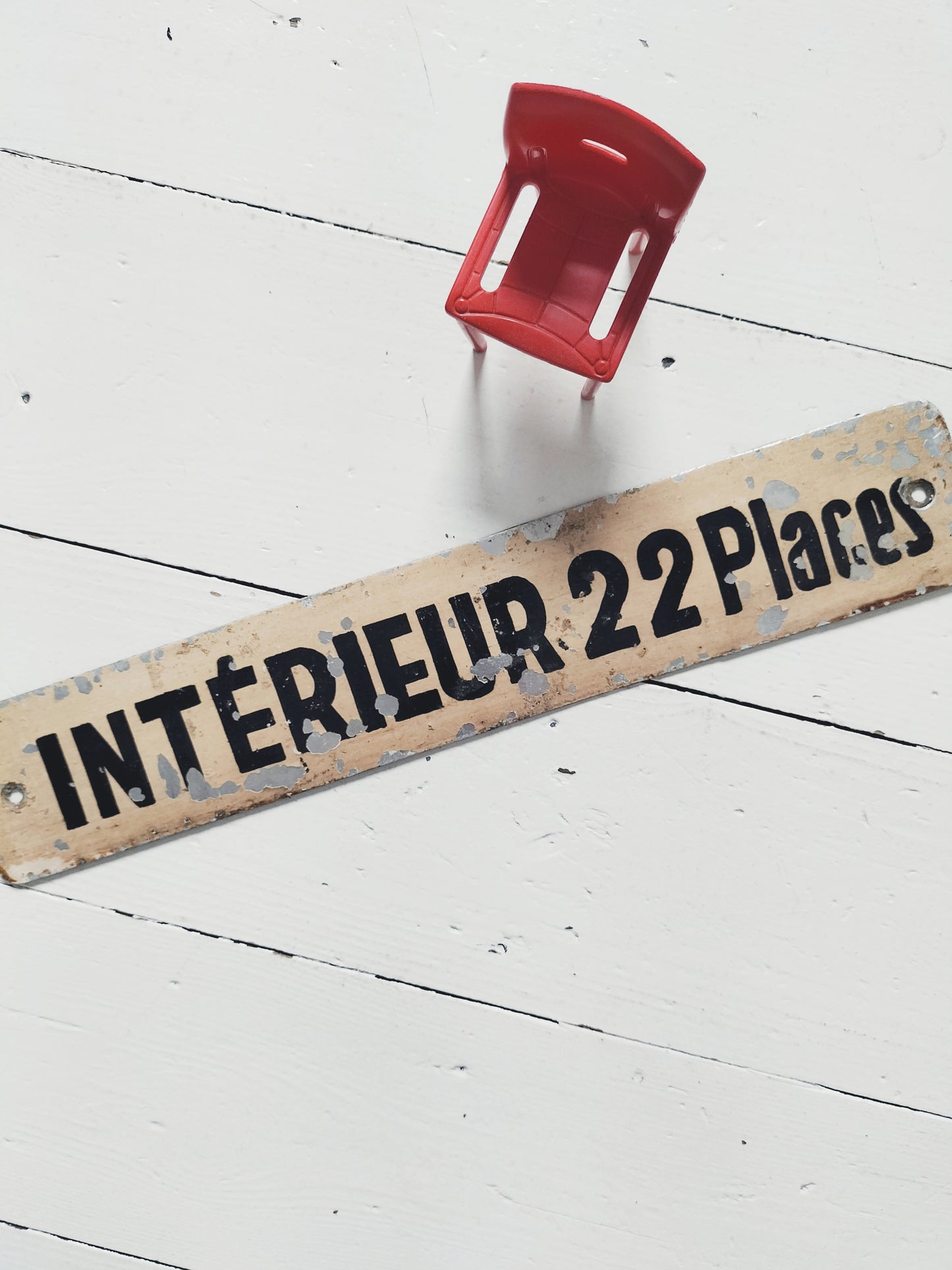 Ancienne petite plaque métallique murale