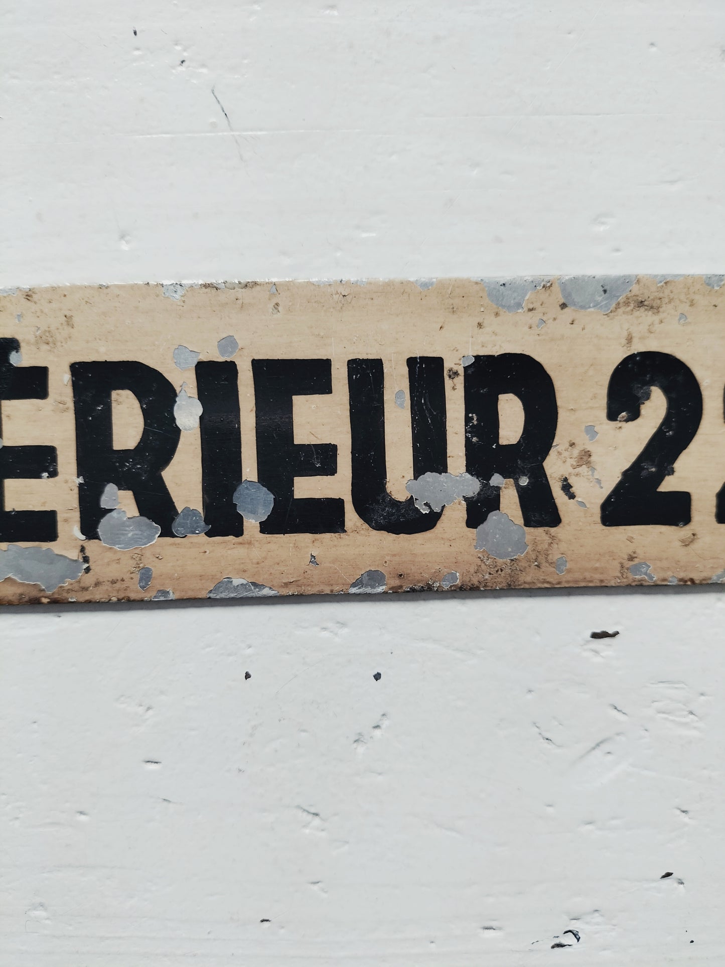 Ancienne petite plaque métallique murale