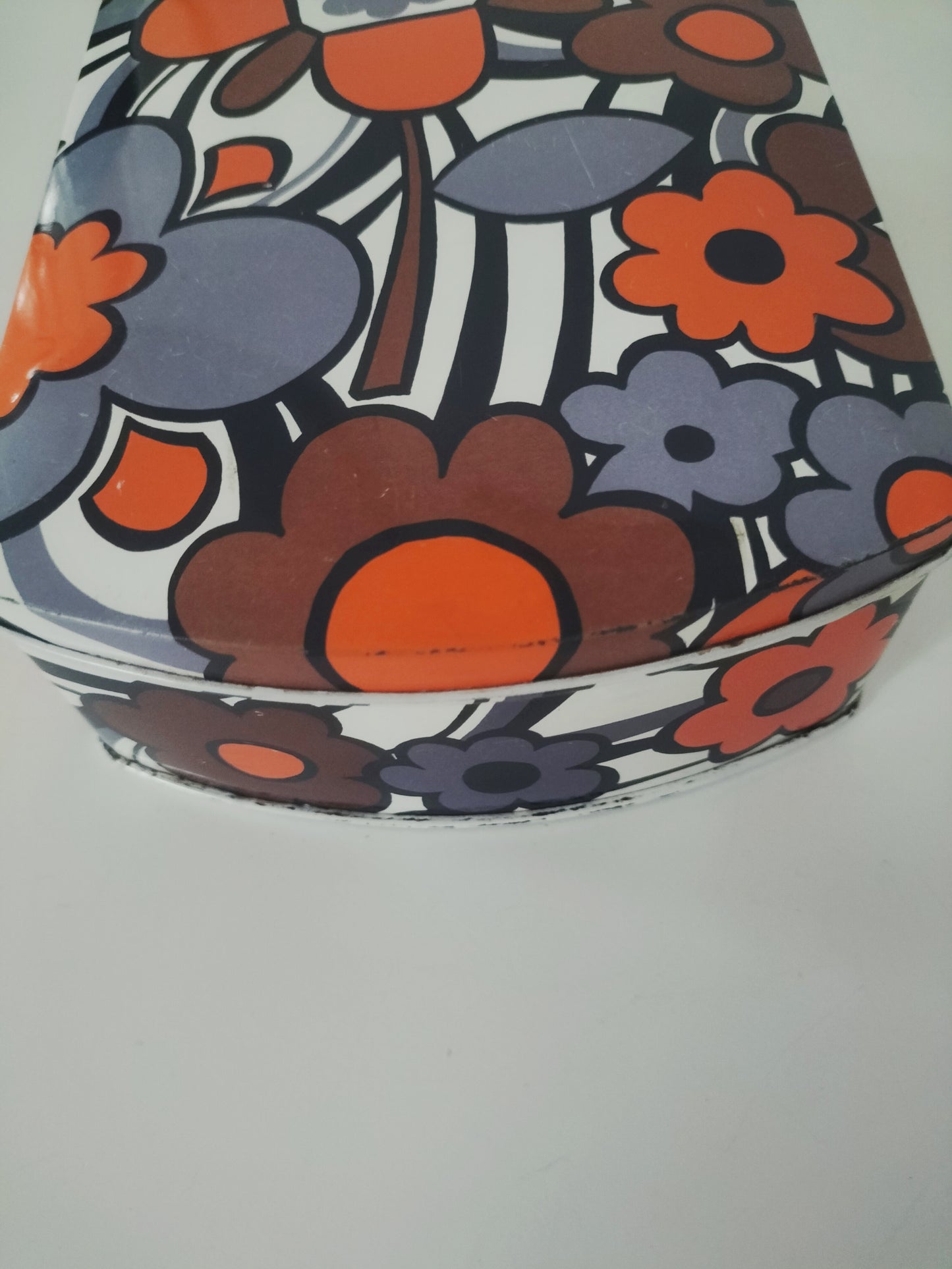 Boîte métallique vintage