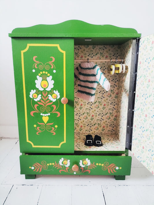 Meuble/ armoire de poupée vintage en bois