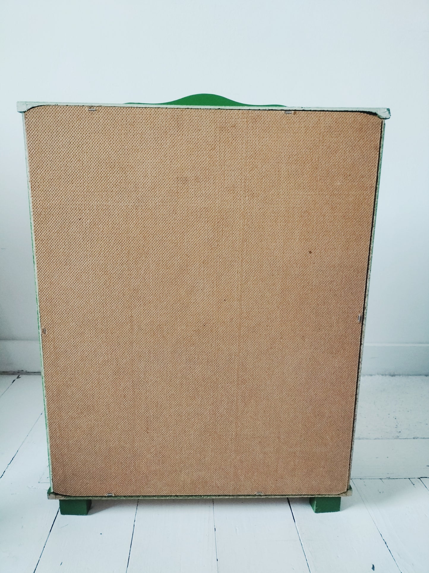 Meuble/ armoire de poupée vintage en bois