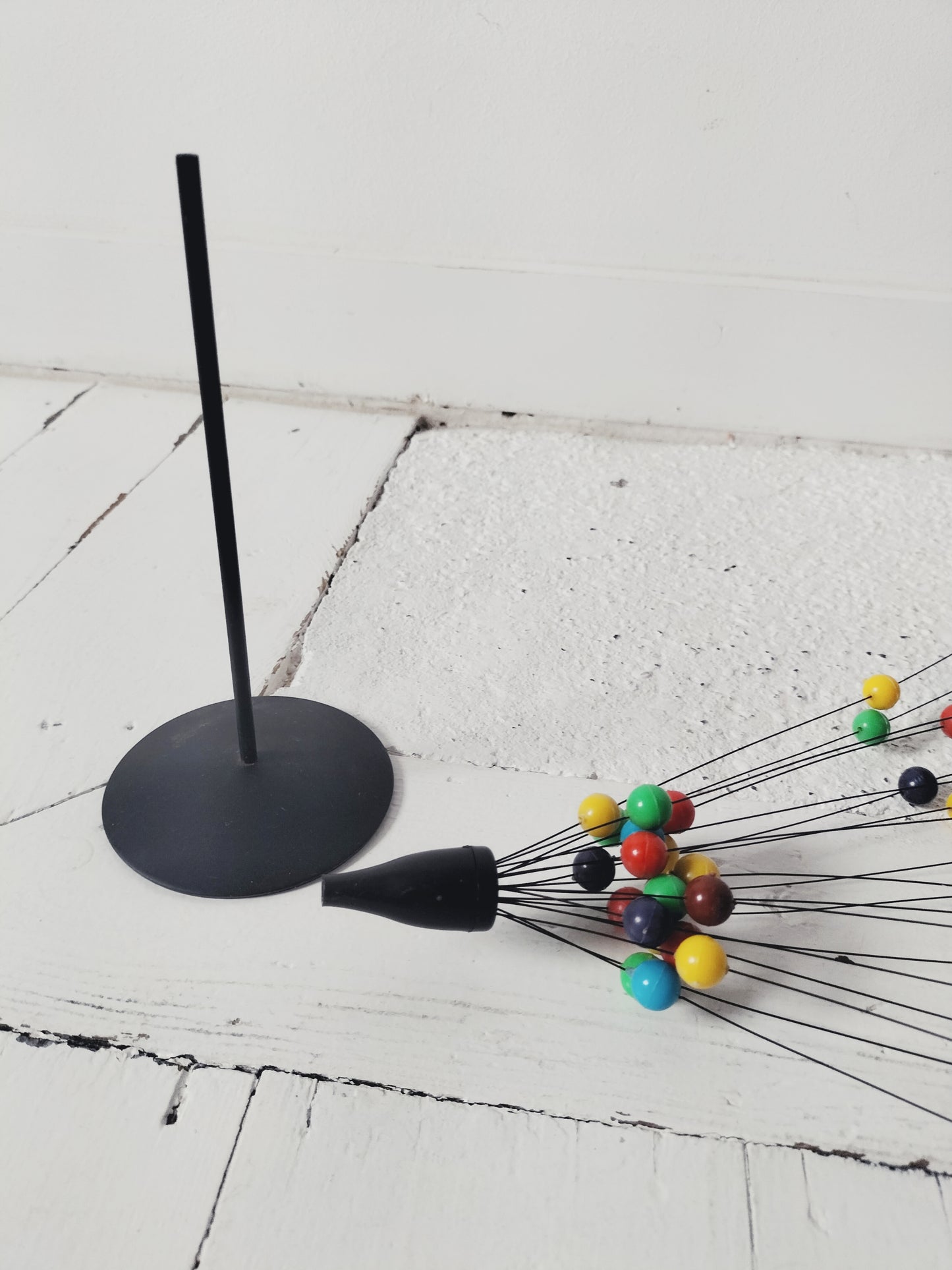 Arbre à boules/ mobile cinétique multicolore Laurids Lonborg