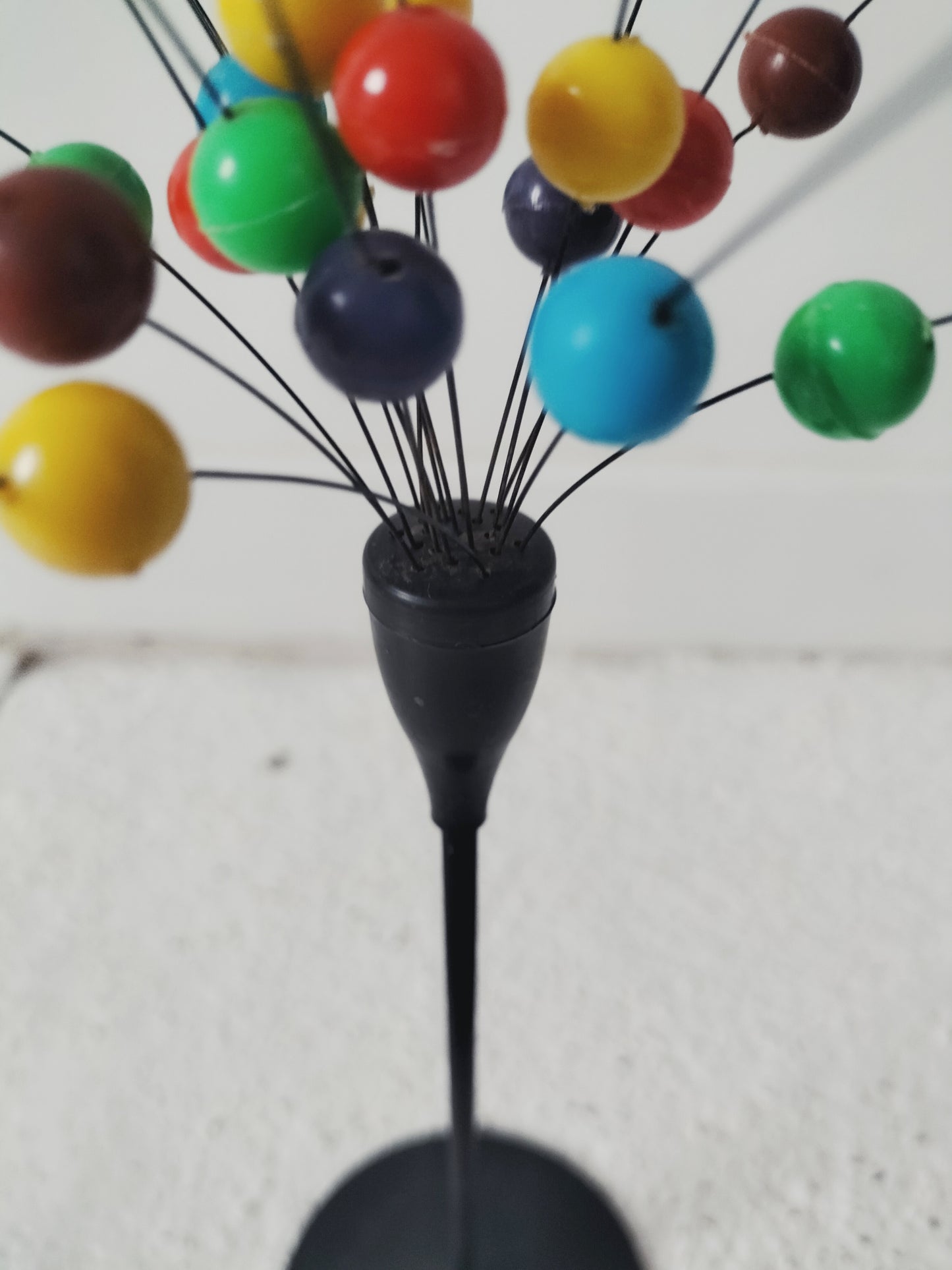 Arbre à boules/ mobile cinétique multicolore Laurids Lonborg