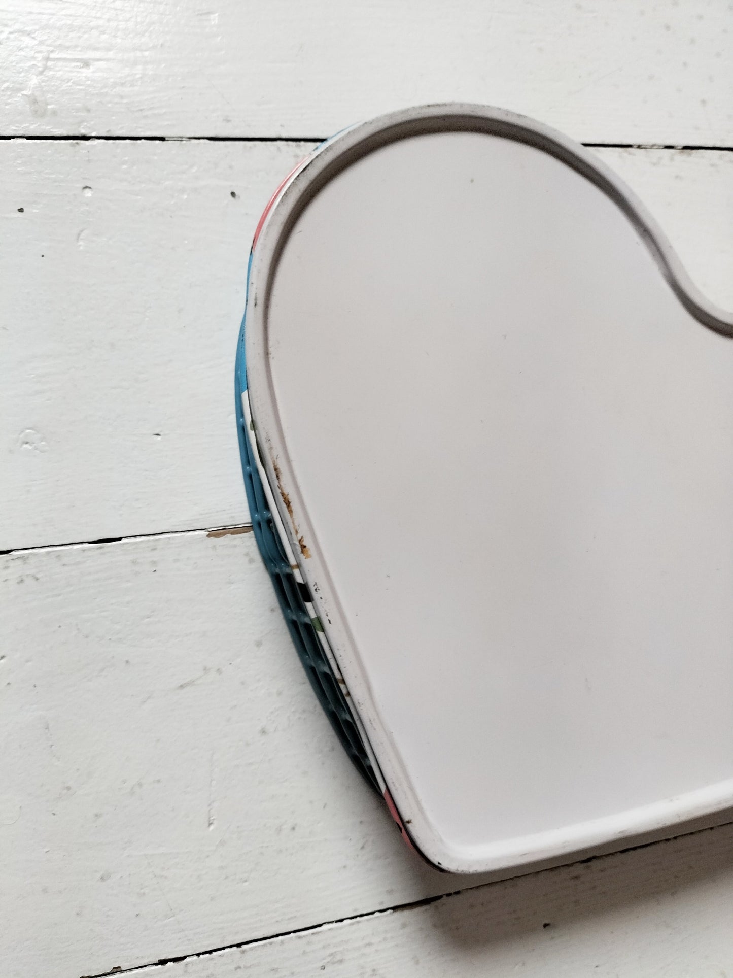 Petite corbeille métallique cœur