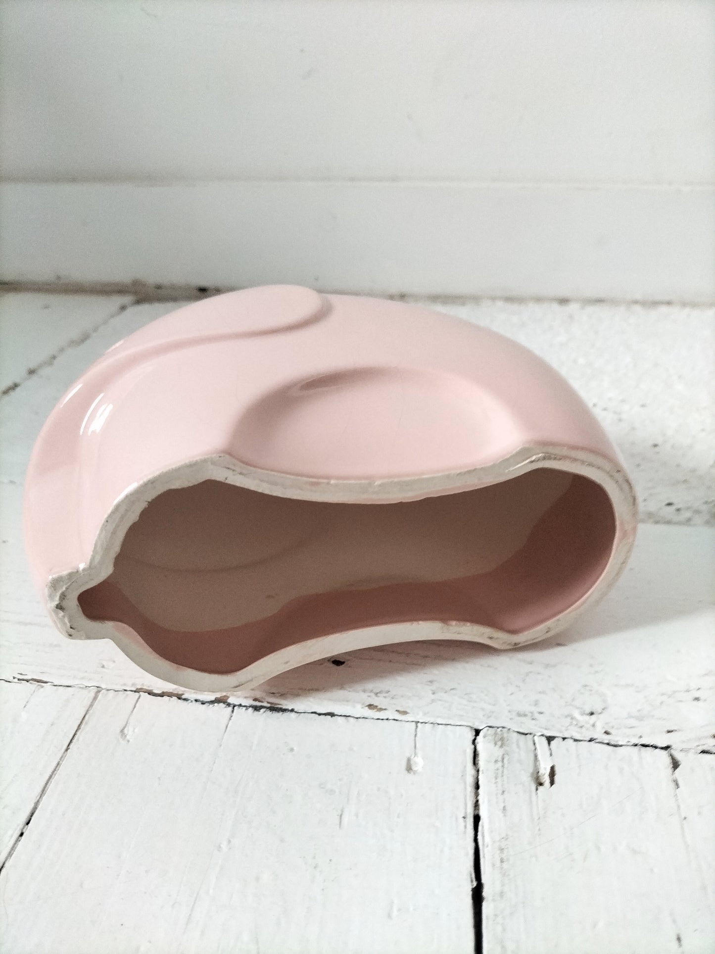 Éléphant rose en porcelaine