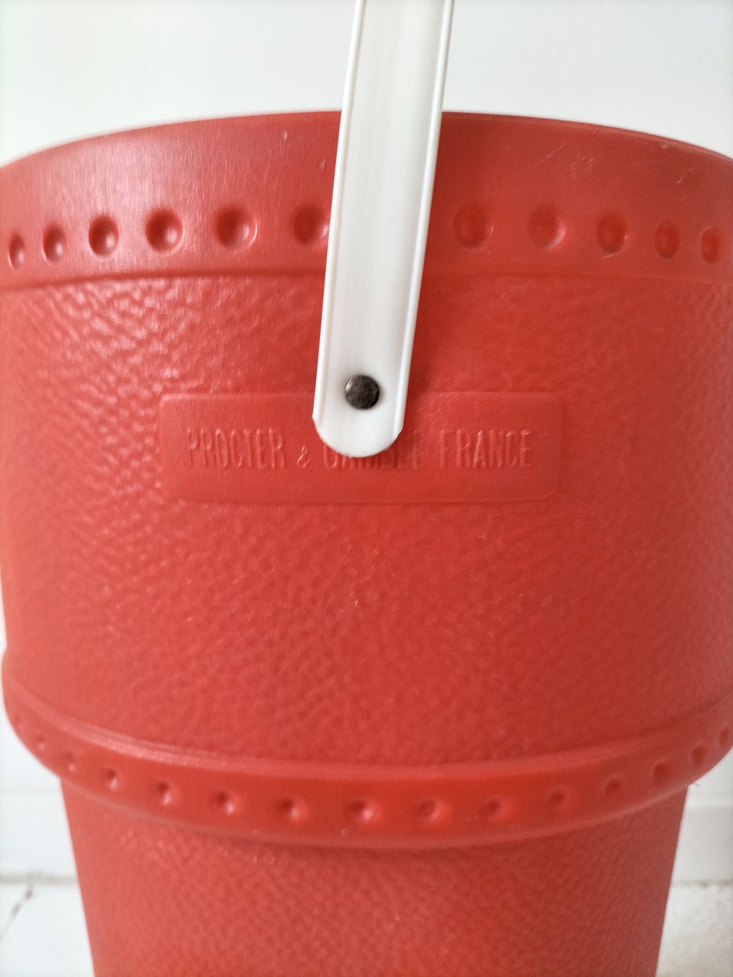 Énorme botte de Noël en plastique - ancien contenant publicitaire de lessive