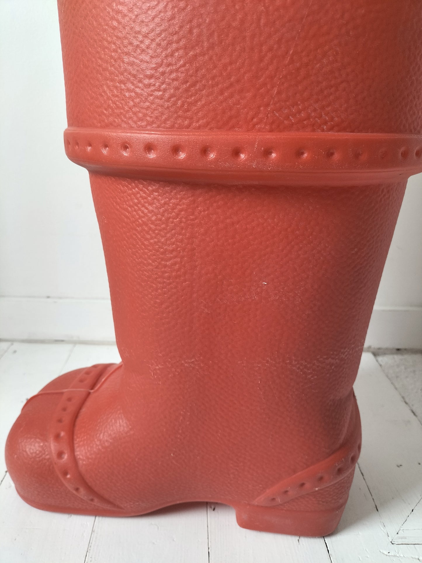 Énorme botte de Noël en plastique - ancien contenant publicitaire de lessive