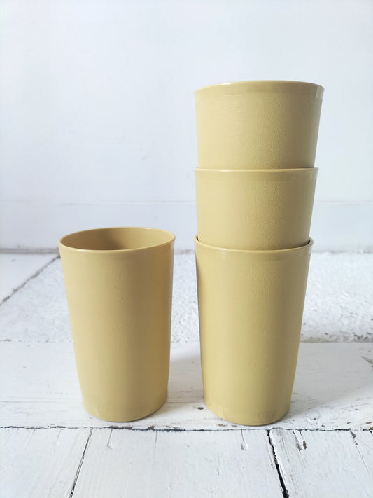 4 gobelets vintage Tupperware