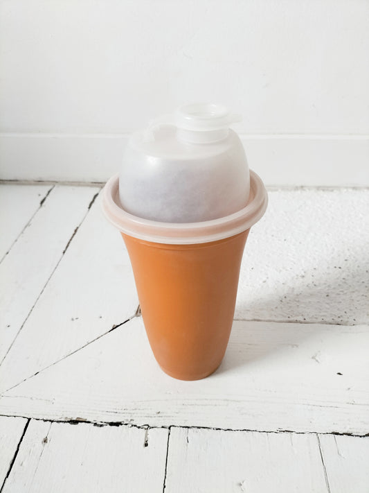 Shaker vintage Tupperware