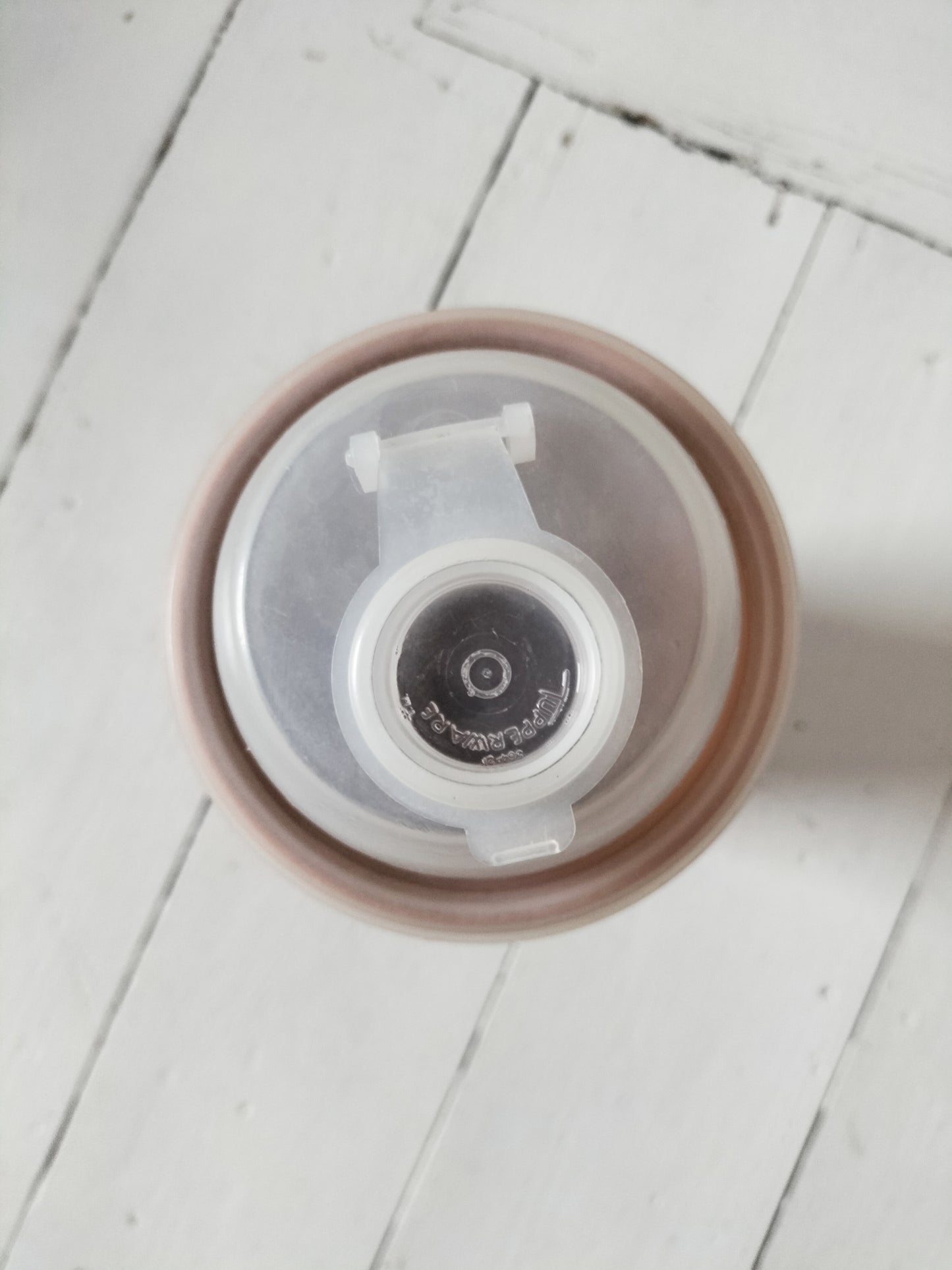 Shaker vintage Tupperware