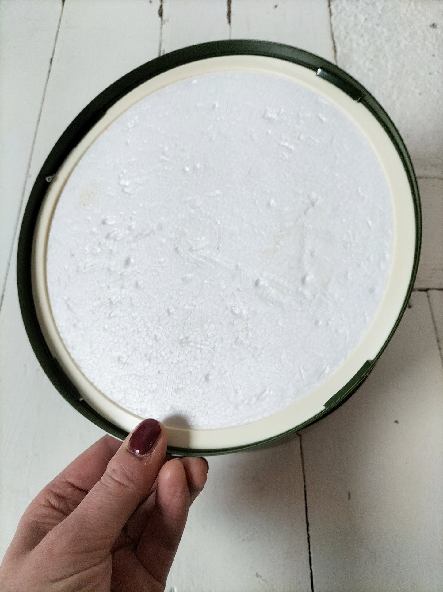 Ancienne boîte plastique et tissu