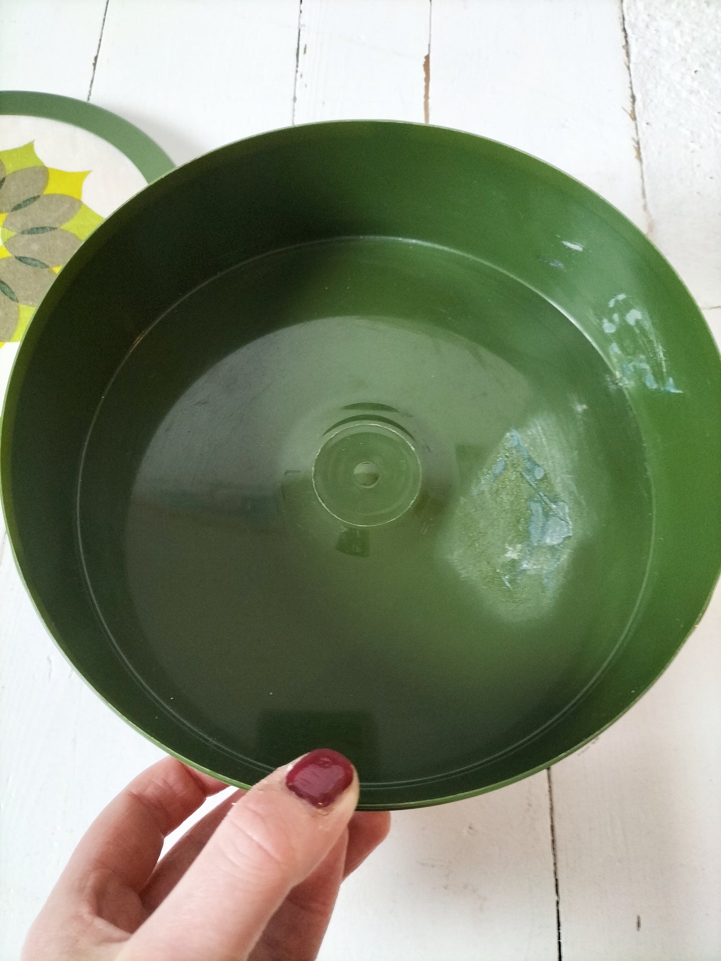 Ancienne boîte plastique et tissu