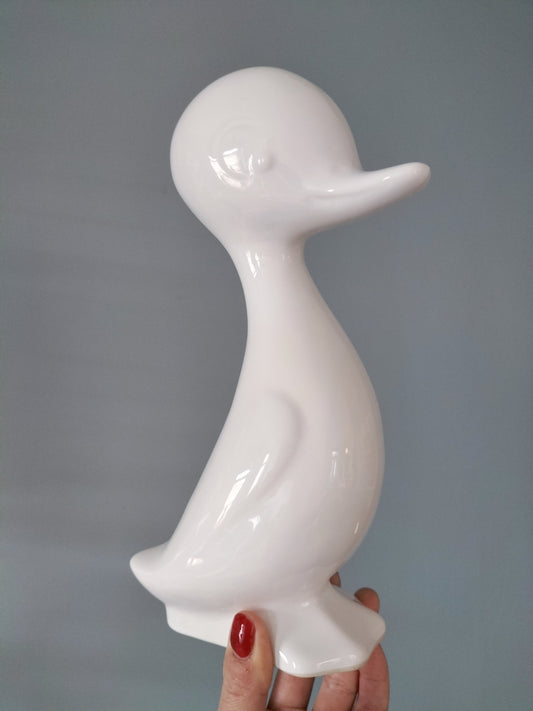 Grand canard en céramique blanche
