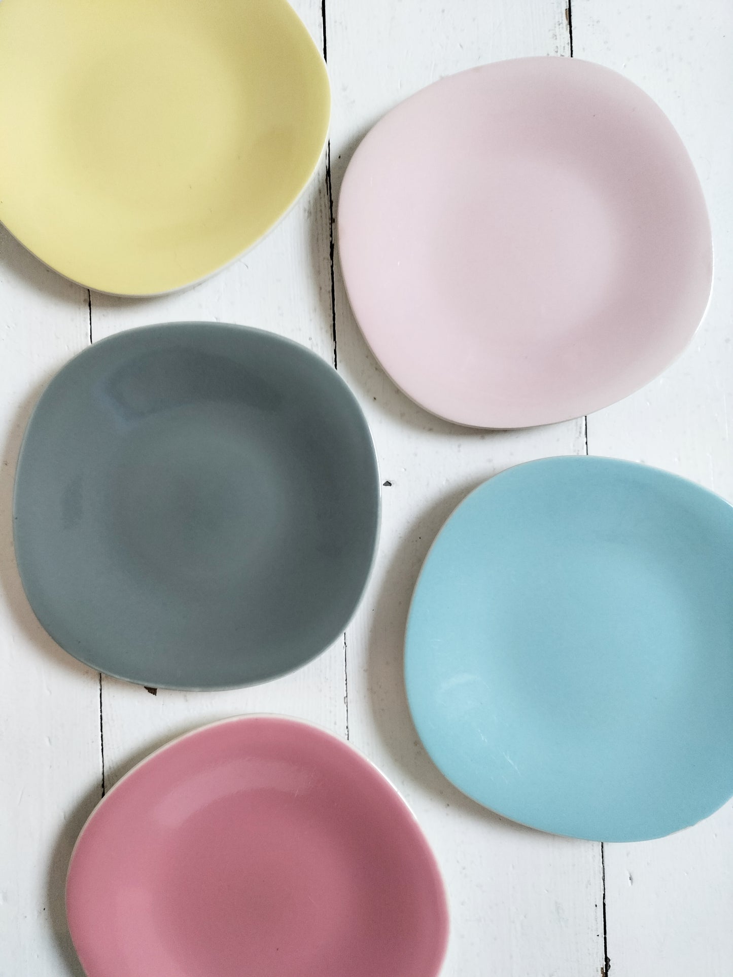 Ensemble de 5 petites assiettes à cake/ soucoupes Boch Miami