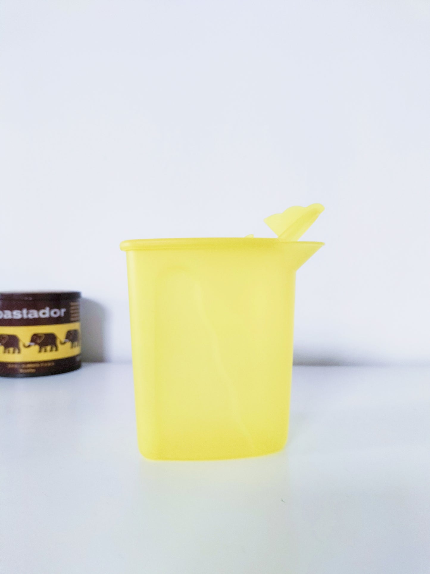 Petit pot verseur Tupperware