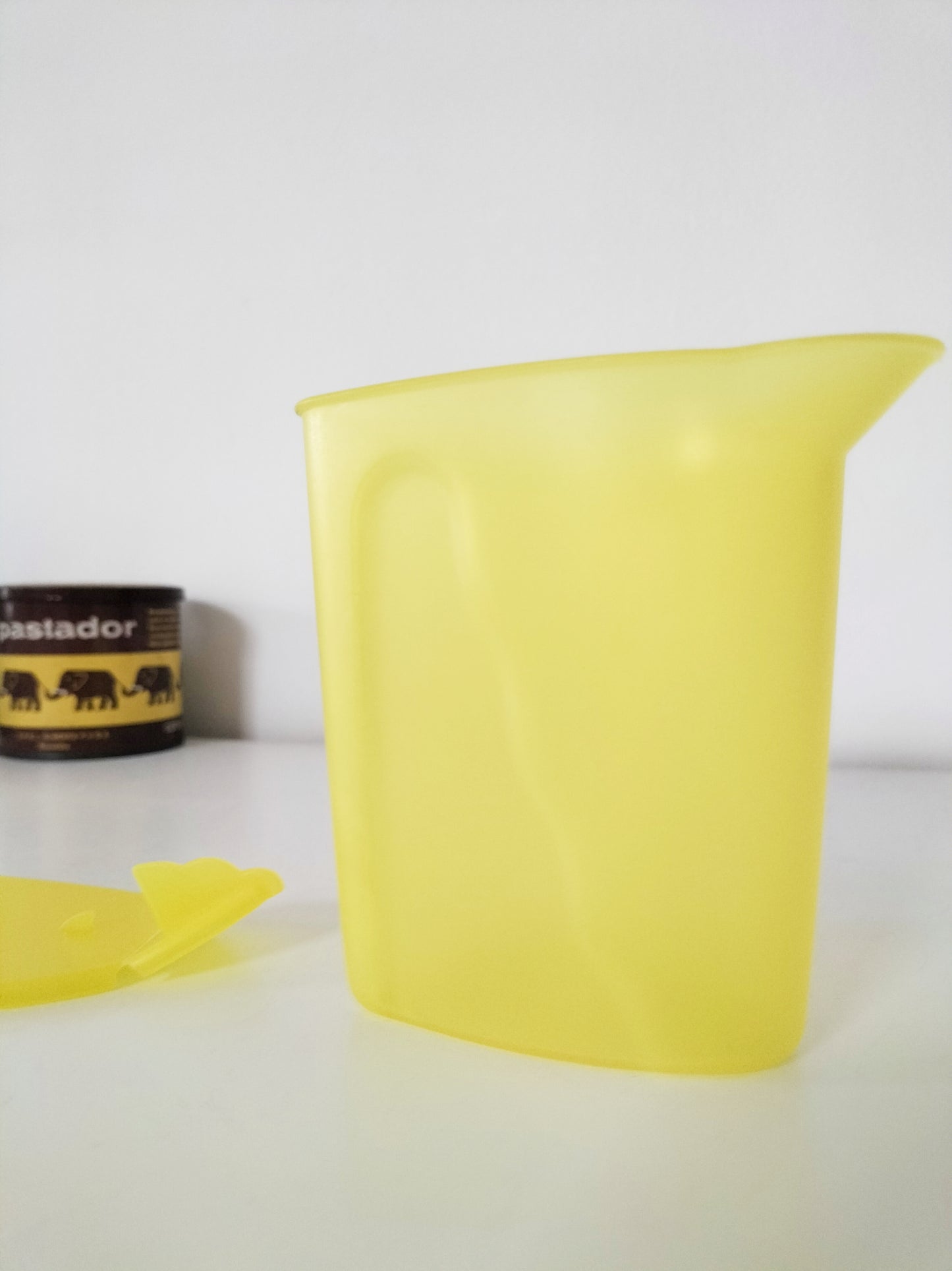Petit pot verseur Tupperware