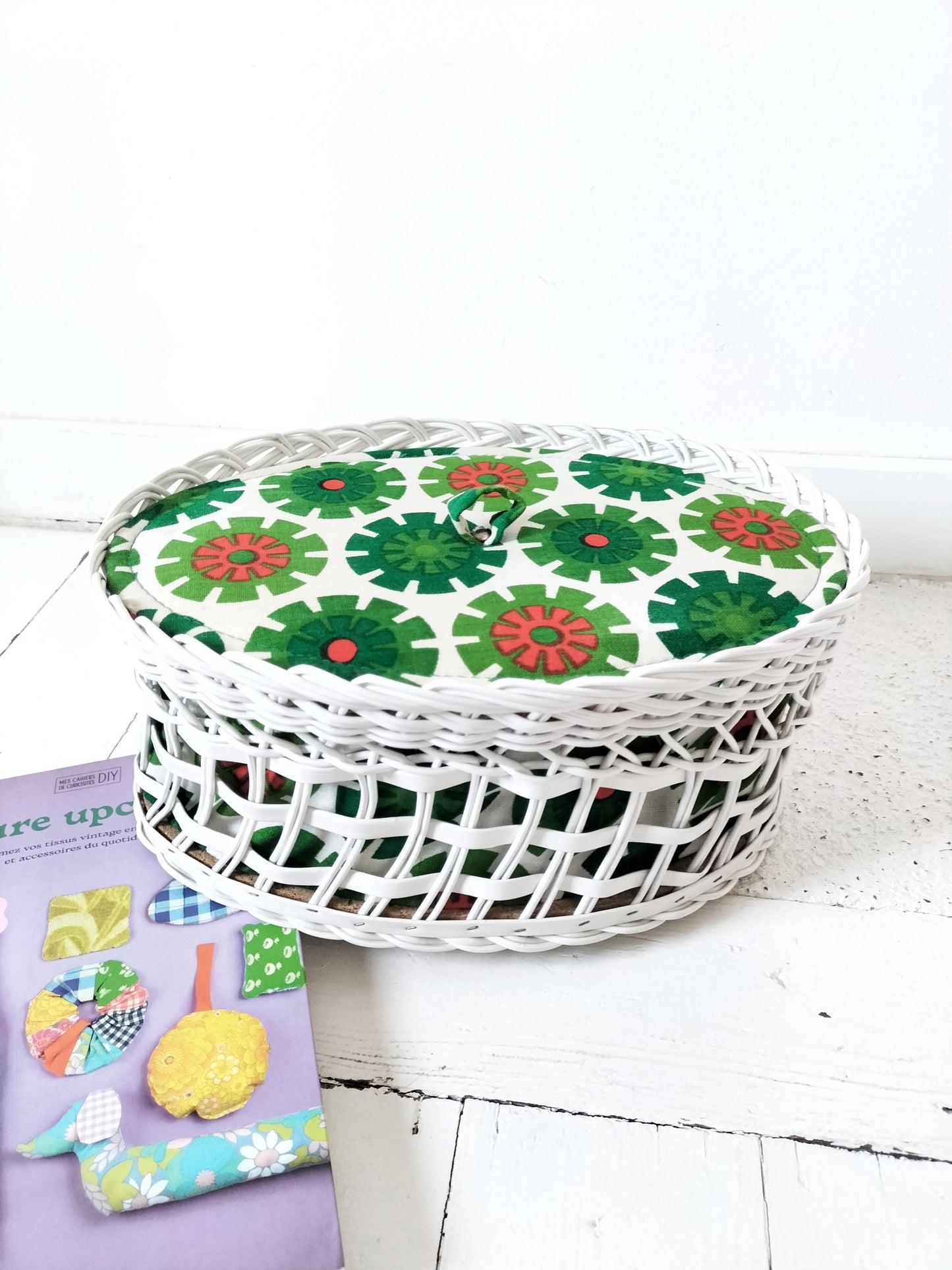 Boîte/ panier à couture travailleuse tissu et scoubidou