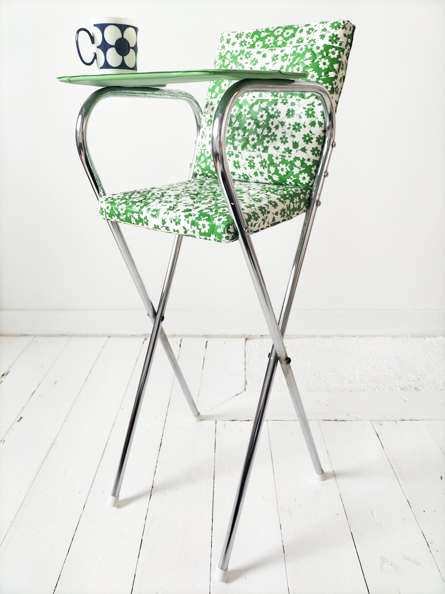 Chaise haute pour poupée