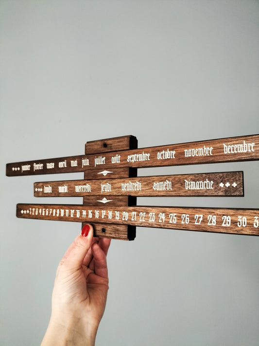 Calendrier perpétuel en bois