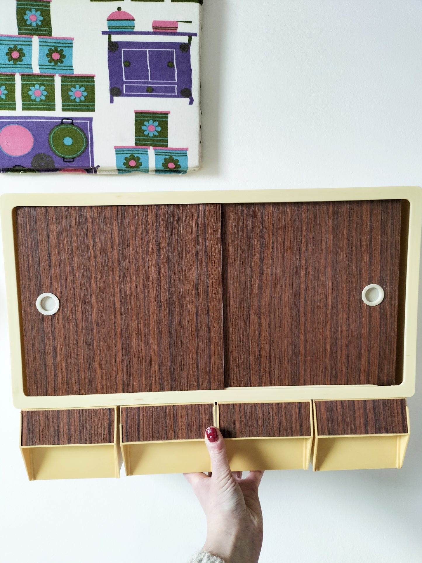 Petite armoire murale made in Holland