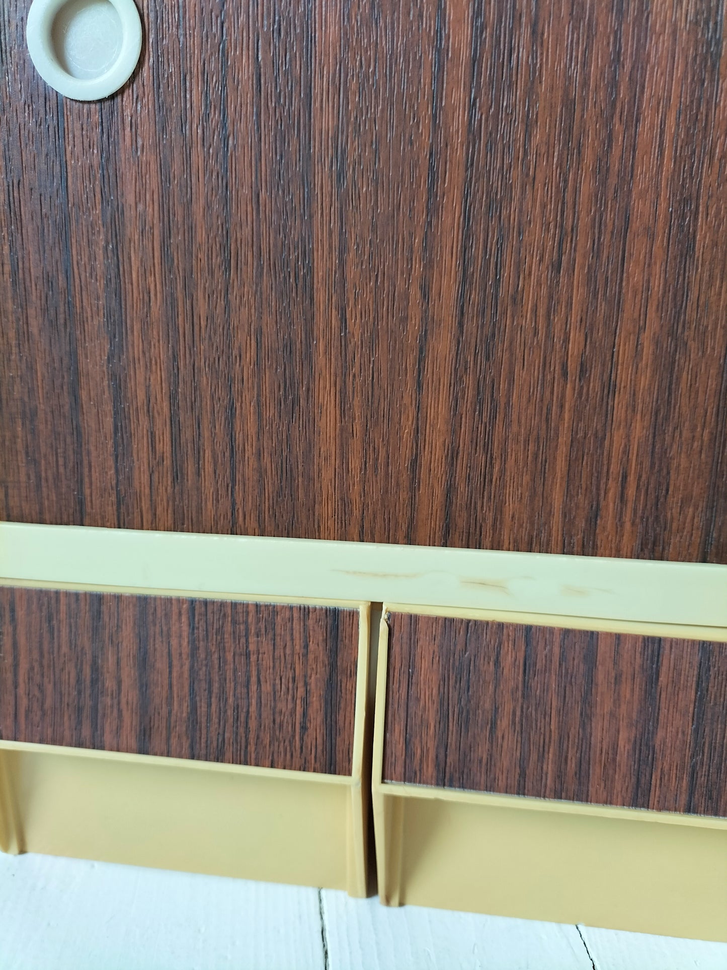 Petite armoire murale made in Holland