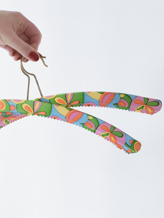 Duo de cintres vintage