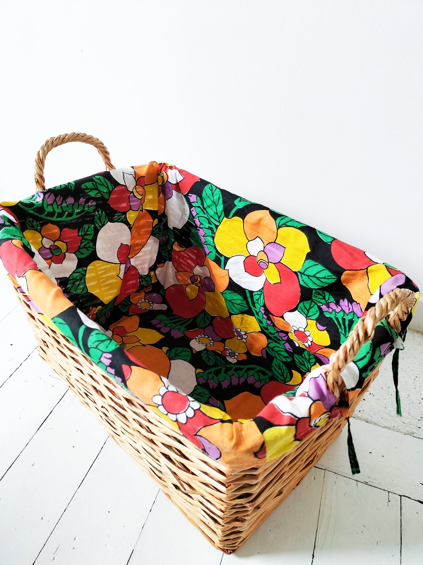 Panier en osier et tissu
