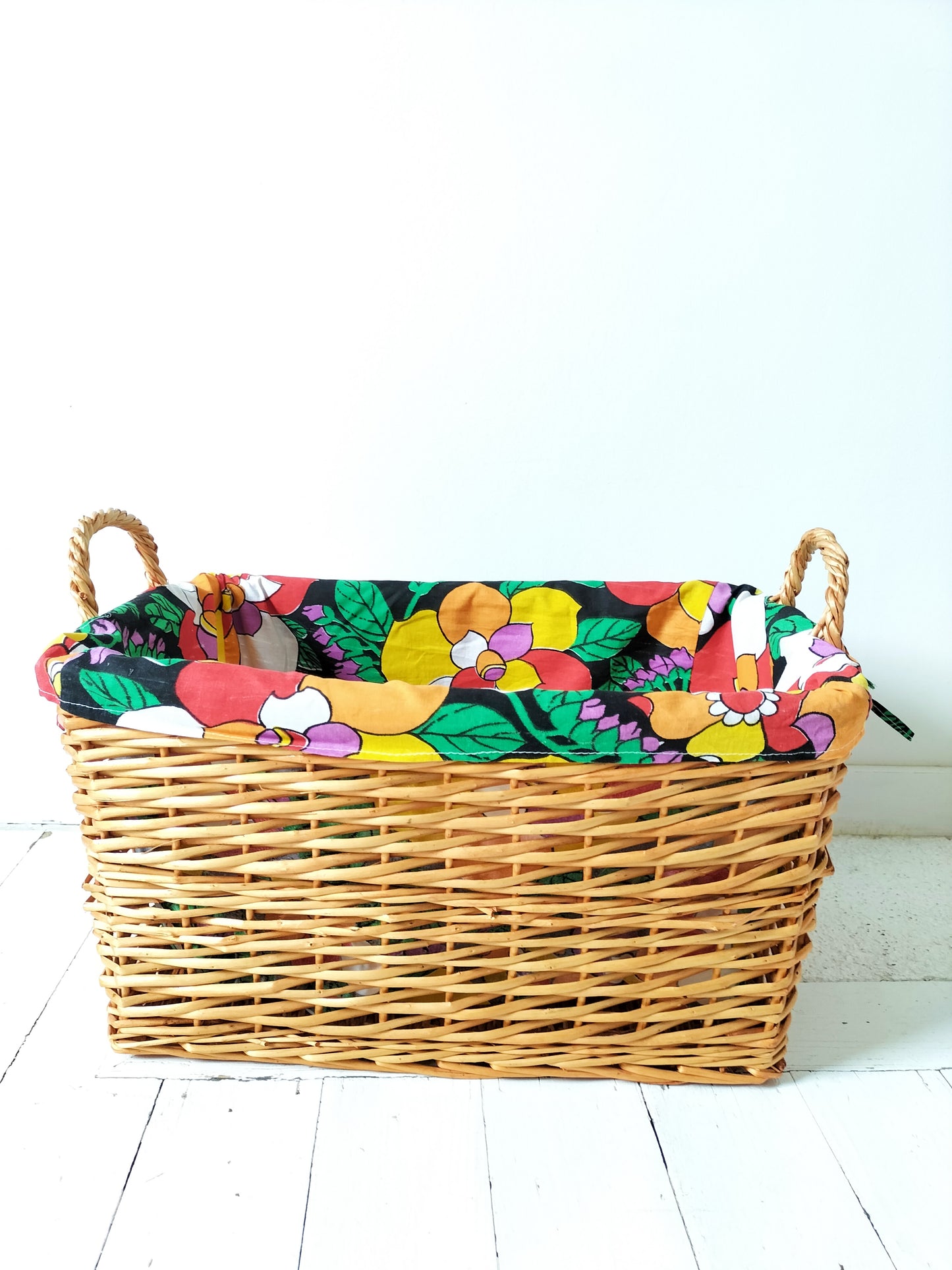 Panier en osier et tissu