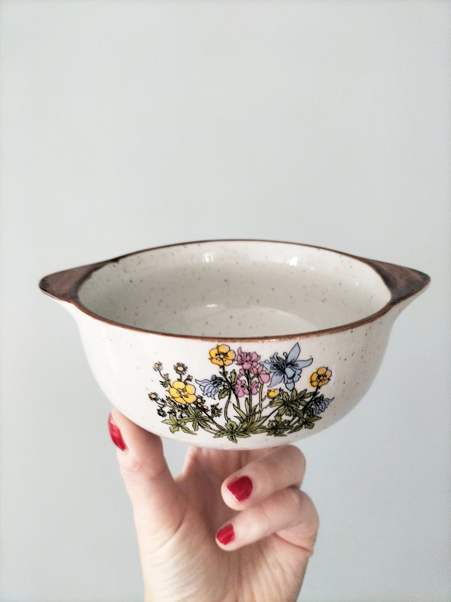 Bol à oreilles décor fleuri