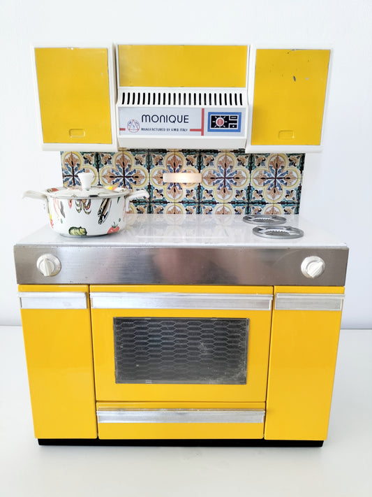 Cuisine miniature en tôle Monique