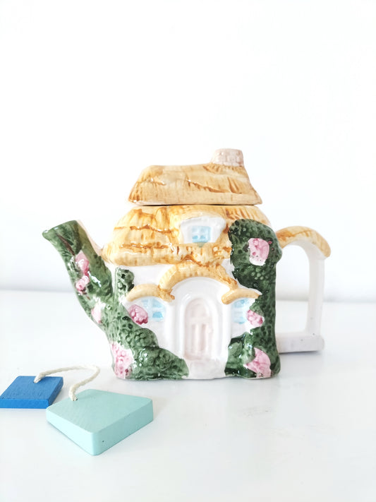 Théière maison en porcelaine