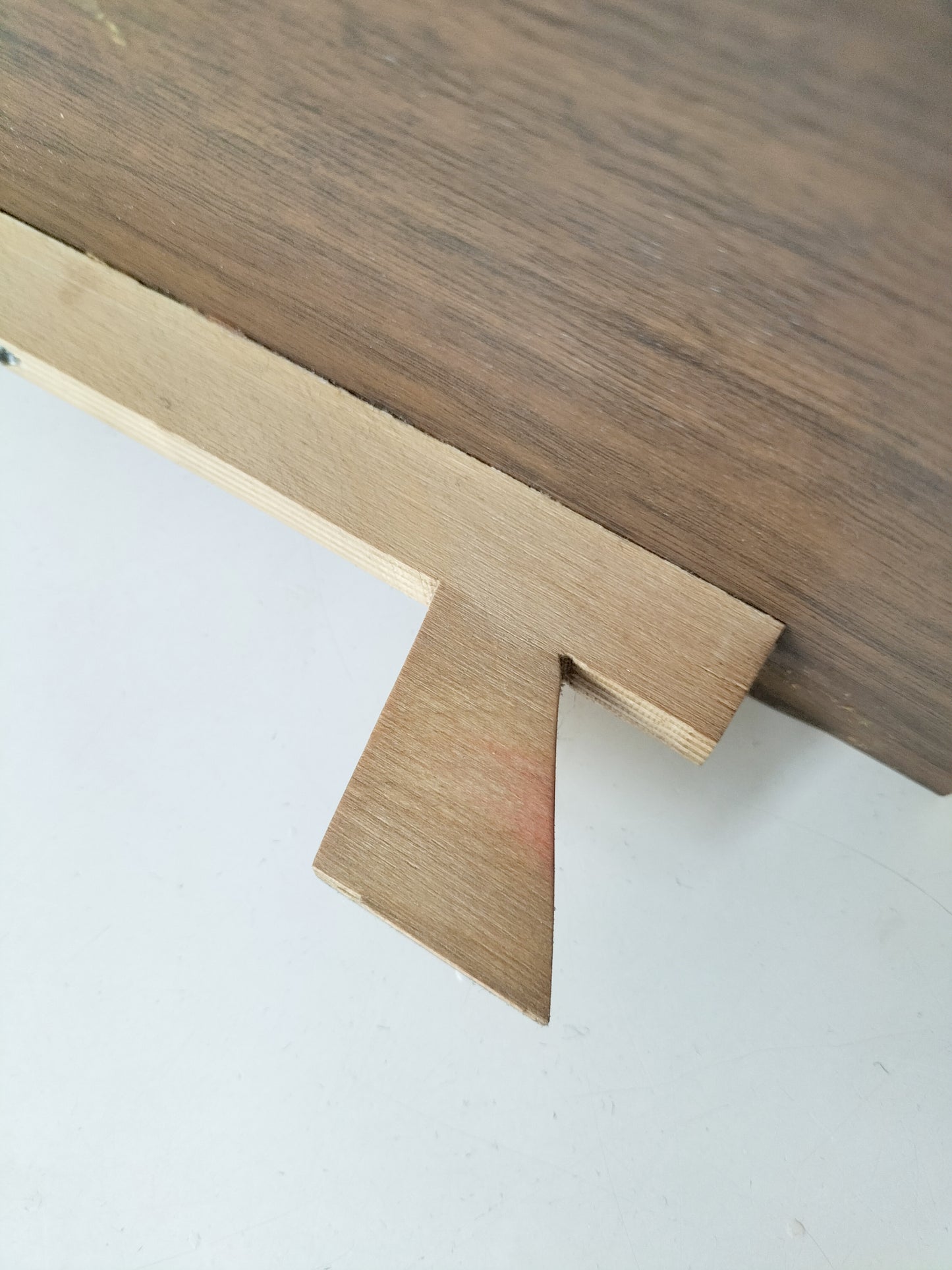 Petit meuble de poupée en formica