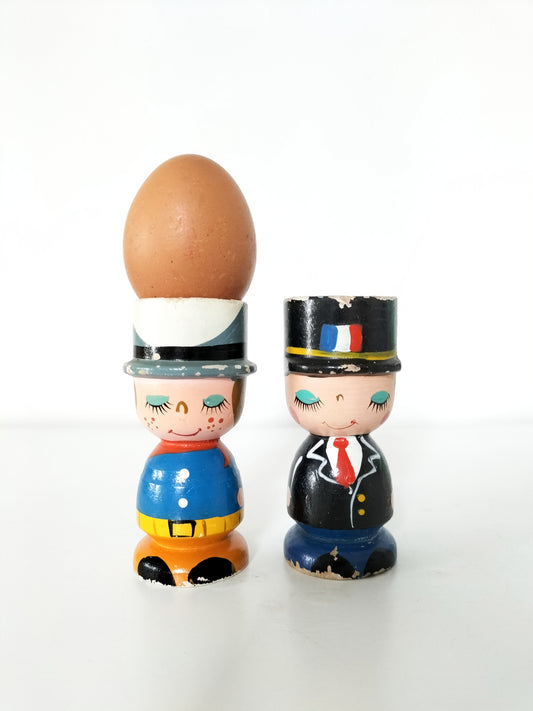 Coquetier personnage en bois au choix