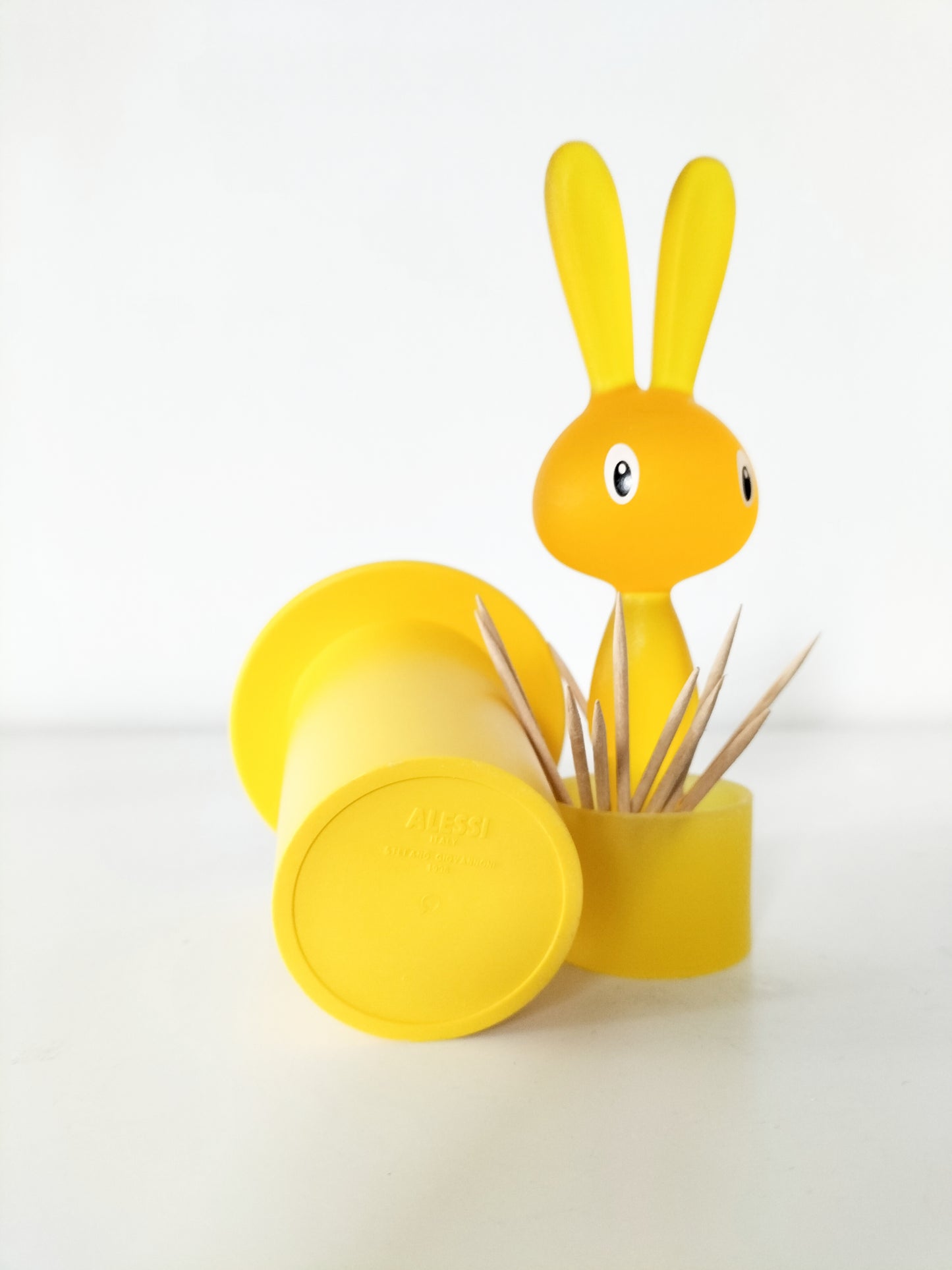 Alessi Lilliput (sel et poivre) ou Magic Bunny (cure-dents) 1998 au choix