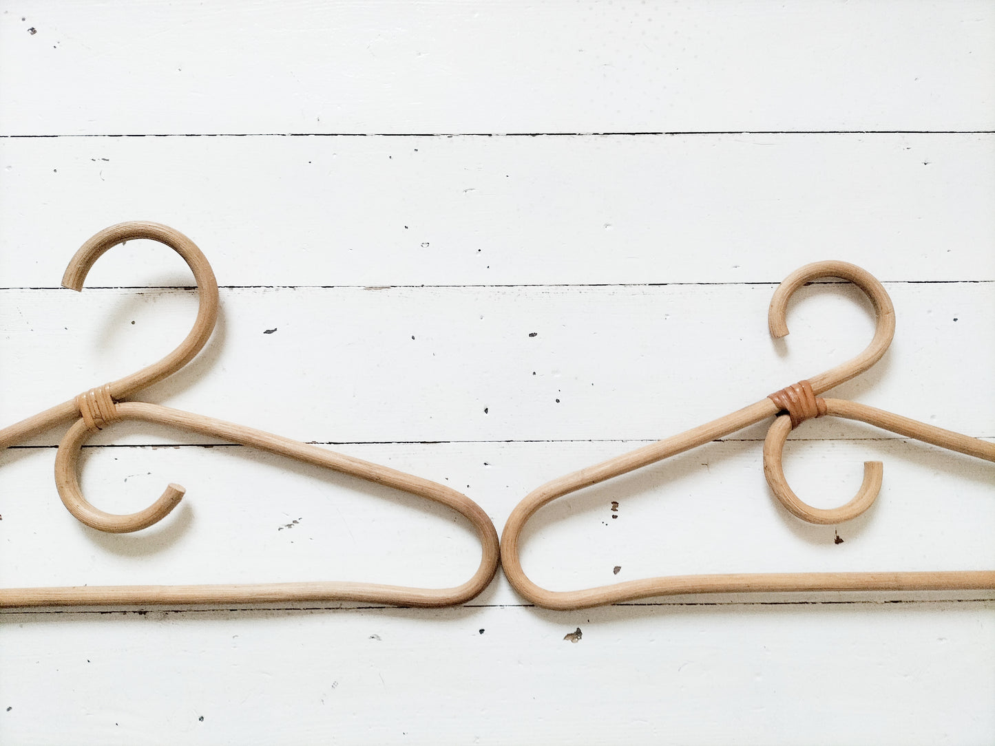 Cintre vintage en rotin (à l'unité!)