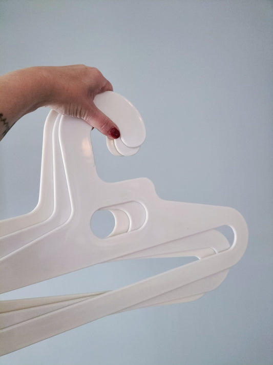 Cintre en plastique Ingo Maurer pour Flair (blanc) à l'unité!