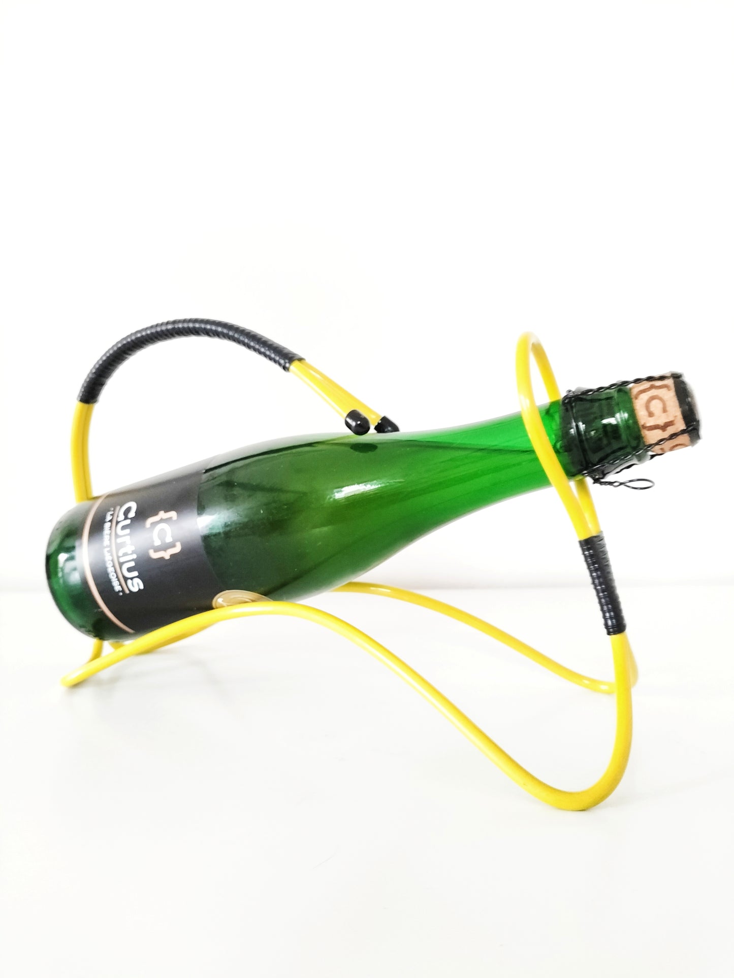 Porte-bouteille métal et scoubidou