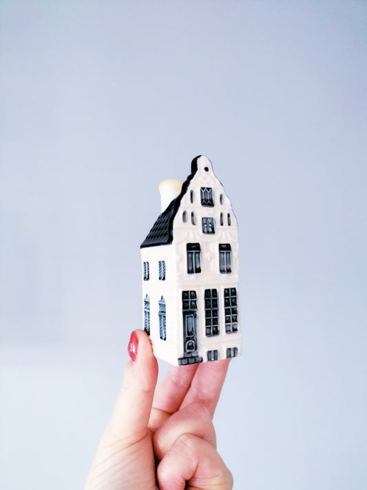Maison miniature en Bleu de Delft KLM 10