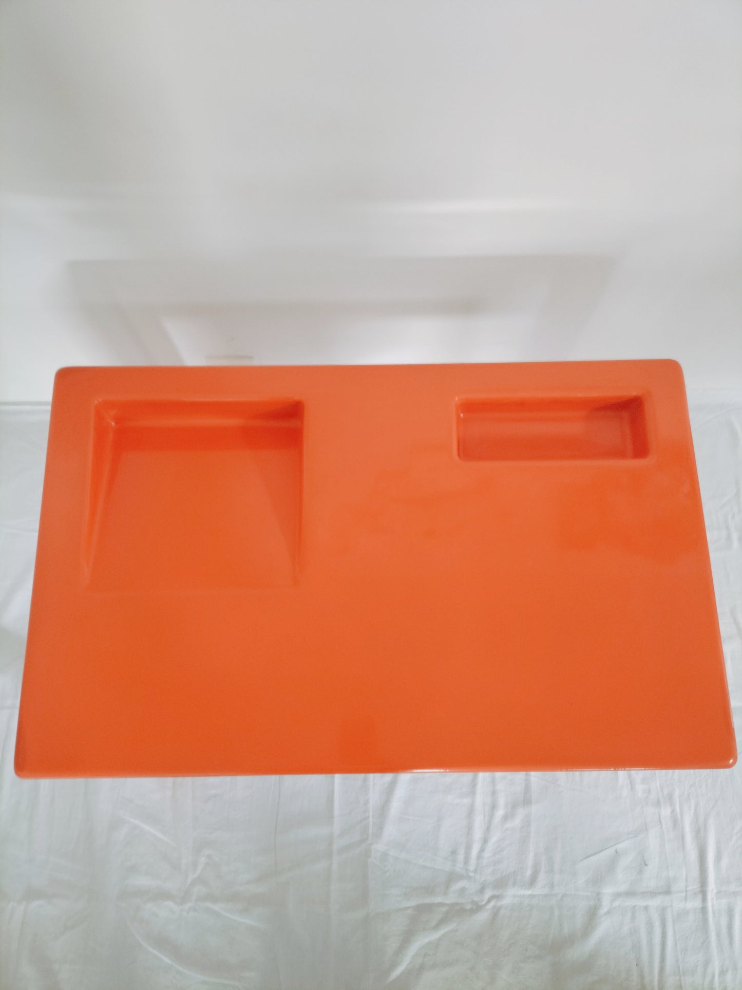 Bureau enfant/ table d'appoint en fibre de verre inspi Marc Berthier/ Patrick Gingembre